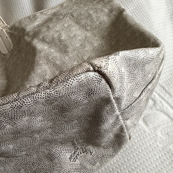 Goyard S Louis White Tote Bag - Picture 10 of 15